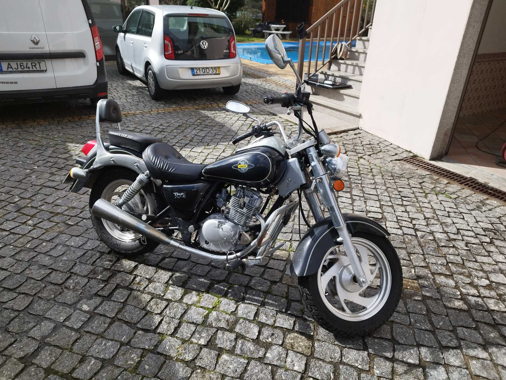 Moto como nova apenas 400km