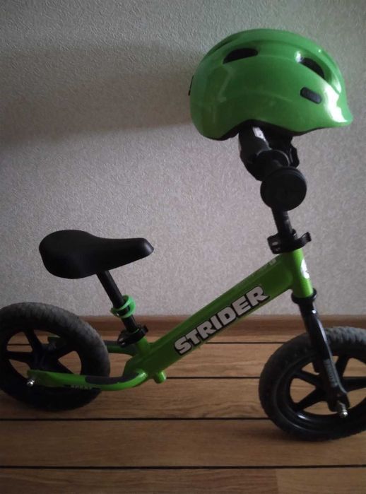 Беговел Strider + шлем 500