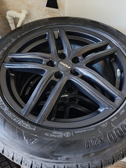 Opony zimowe z alufelgami do toyota RAV4. 2019rok