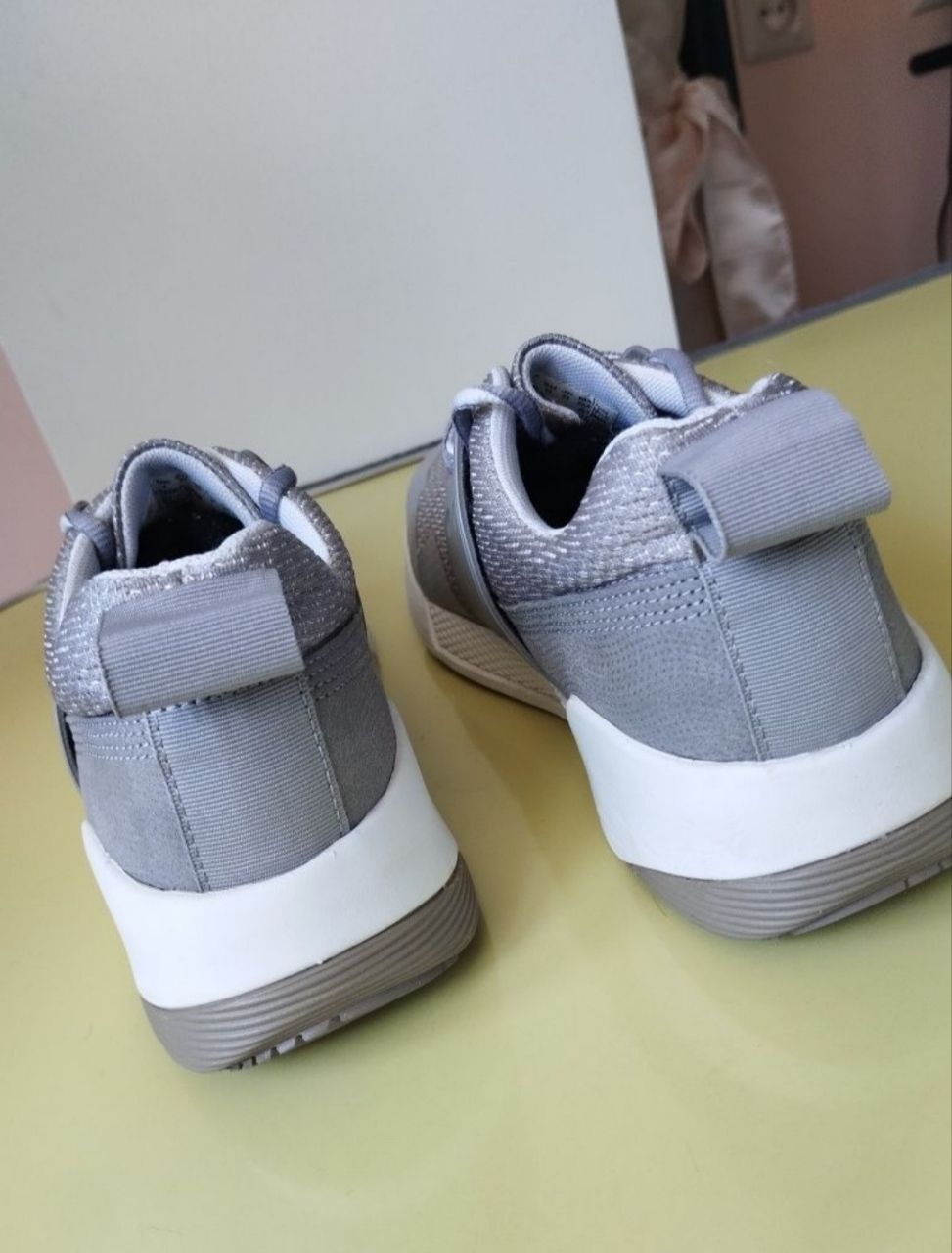 Фирменные классные кроссовки женские  Timberland 37 р. В  идеале,