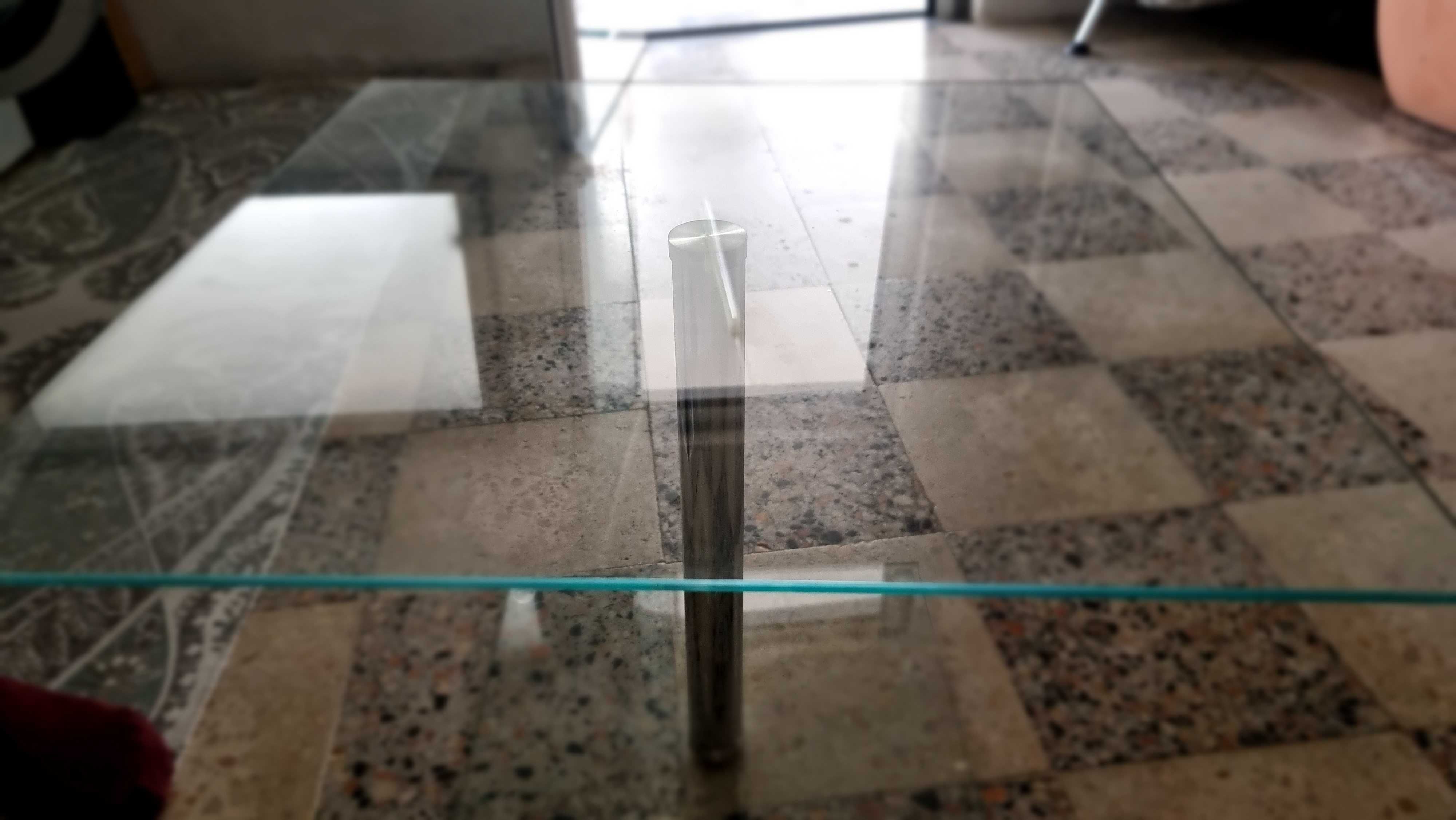Mesa de apoio em vidro