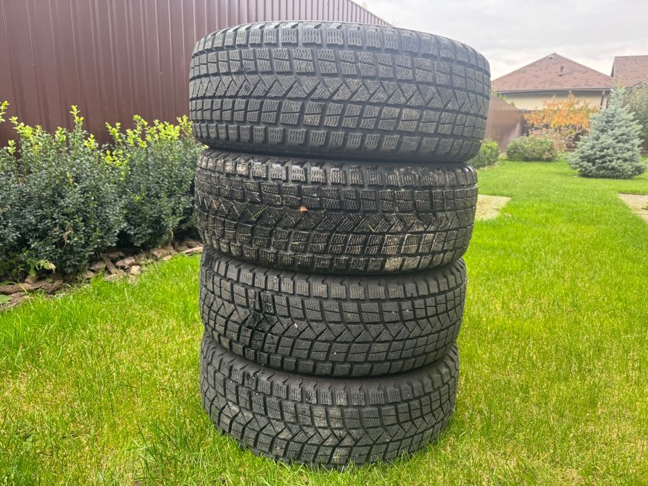 Зимова гума 225/55 R18 FIREMAX FM806
