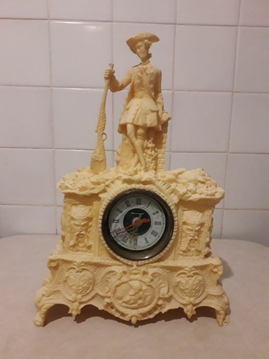 Продам швейну машинку