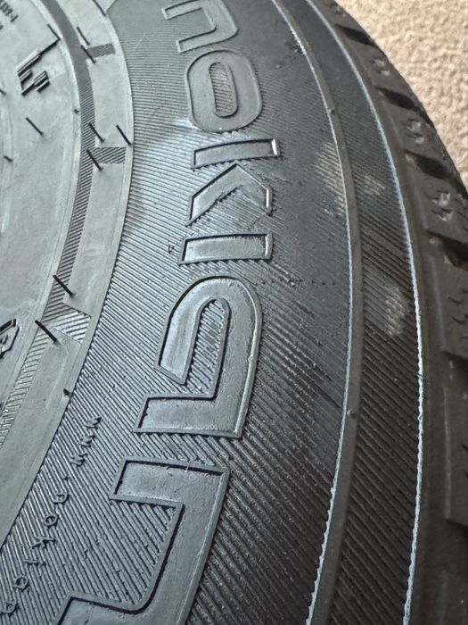 215 65 16 Nokian 9мм зимові шини 215/65 R16 зима