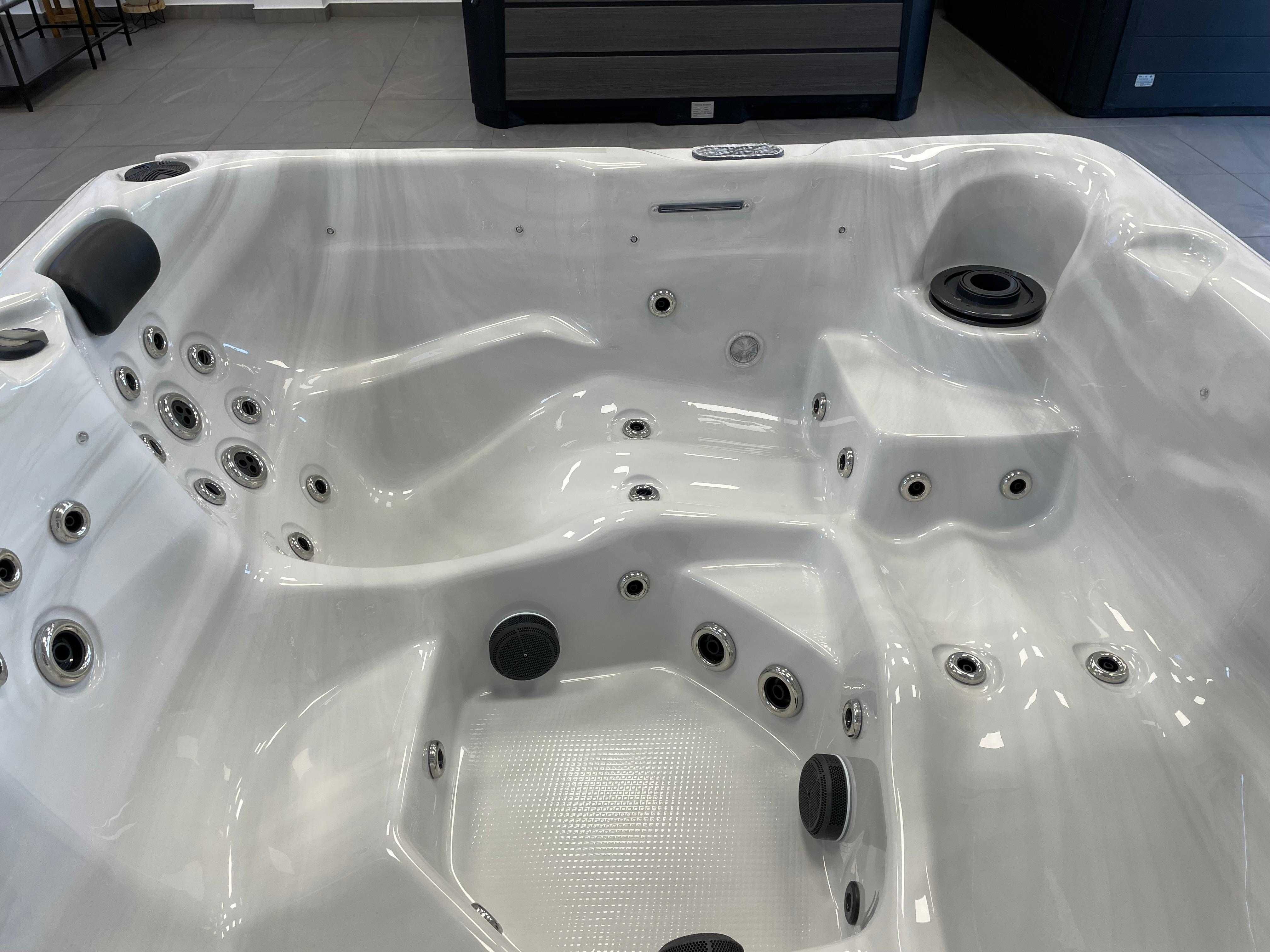 Całoroczne Jacuzzi Ogrodowe dla 5 Osób goldline - Holenderska Marka