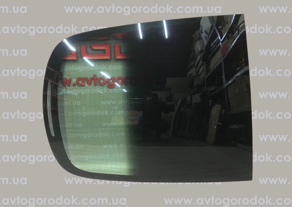 Стекло заднее (панорама) Tesla Model 3
