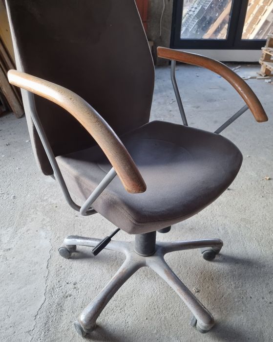 Krzesło biurowe obrotowe