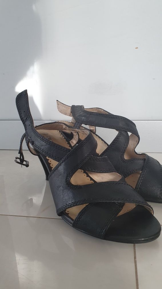 Buty szpilki czarne 40 Obuwie Buty dla kobiety Pani Sandały