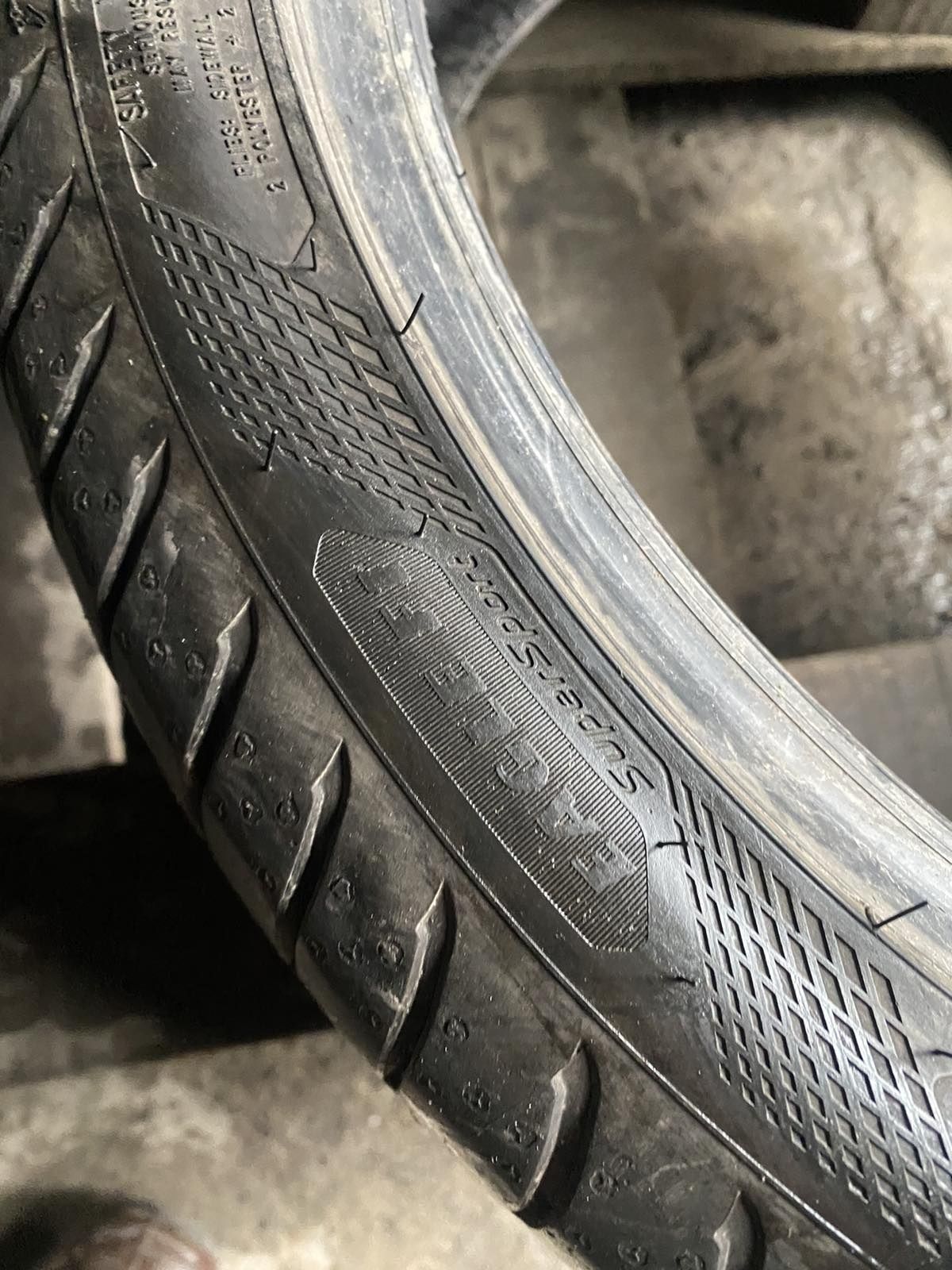 225.40.18 GoodYear 1шт лето БУ склад шины резина из Европы 40 R18