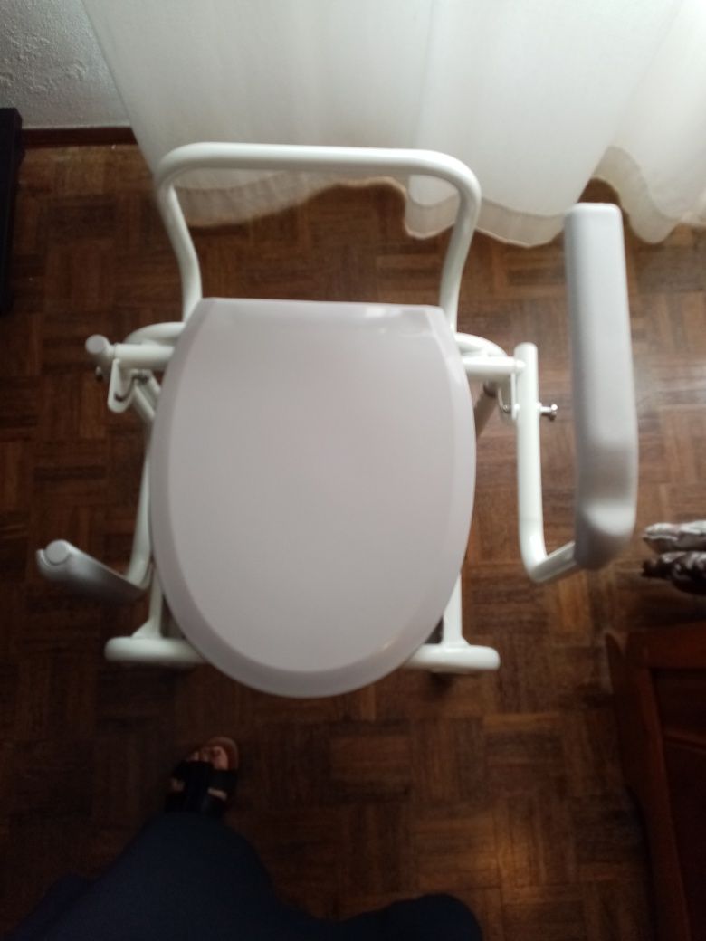 Sanita portátil -cadeira sanitária de quarto para mobilidade reduzida