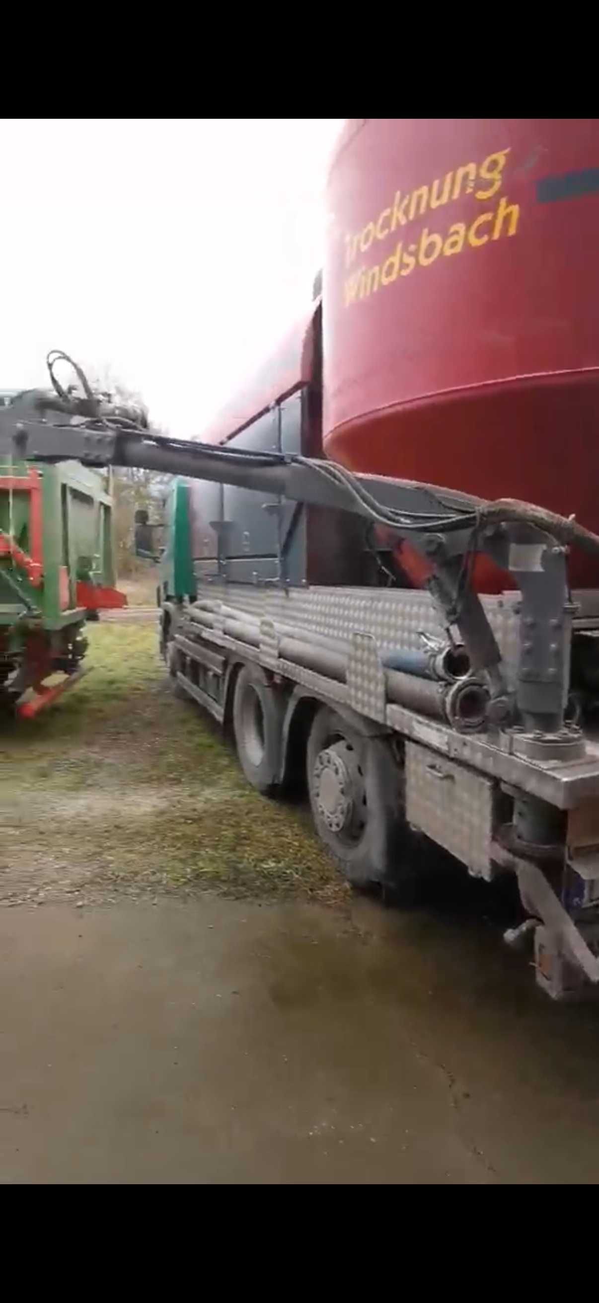 Mobilna mieszalnia pasz-śrutujemy-gnieciemy-alkalizujemy