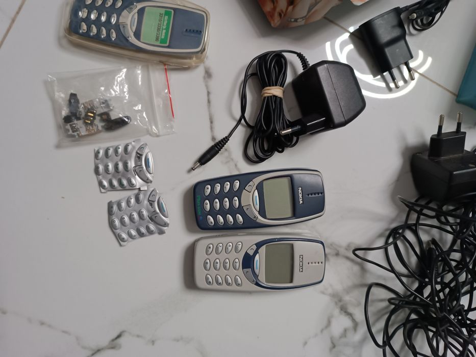Nokia 3310 plus inna  + czesci