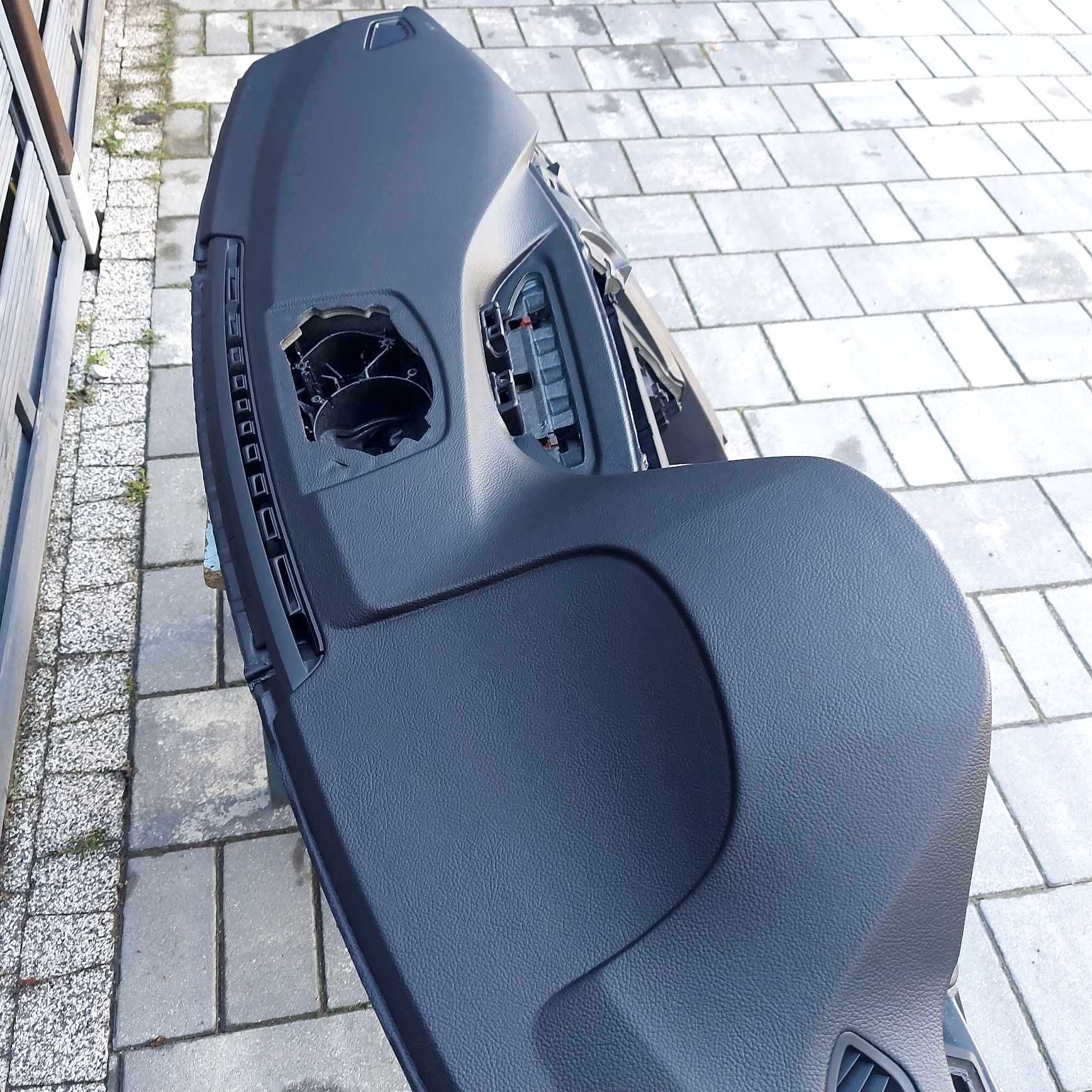 BMW F30 deska rozdzielcza konsola regeneracja naprawa