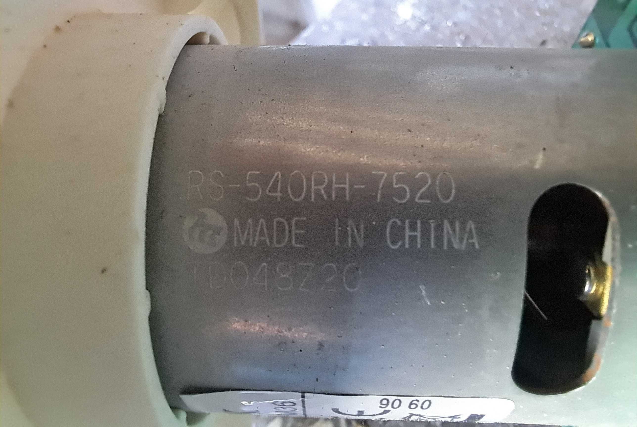 Motor e vários acessórios para aspirador Eletrolux Type FM36