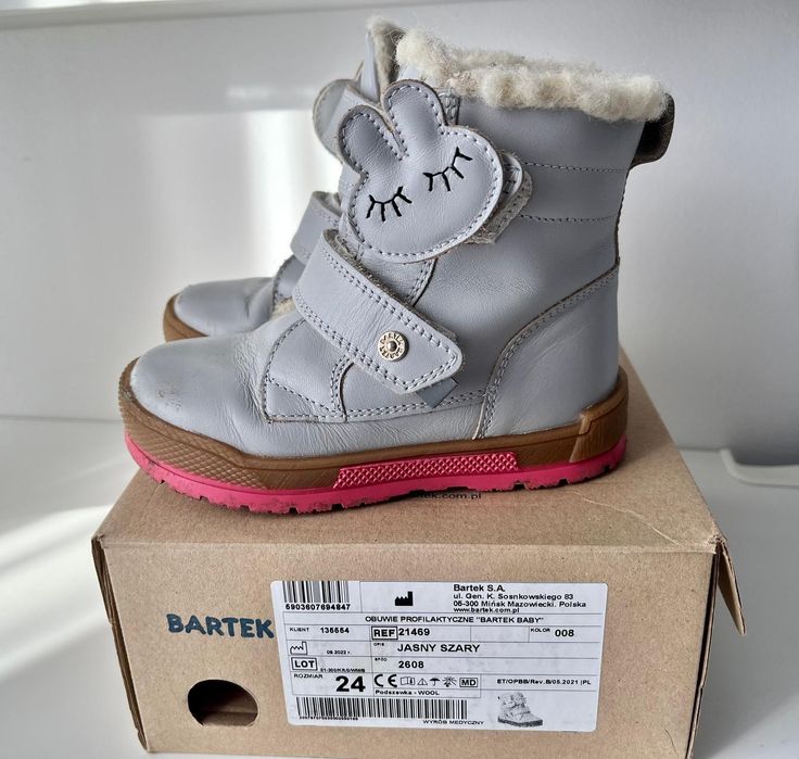 Buty zimowe ,skórzane,profilaktyczne rozm.24