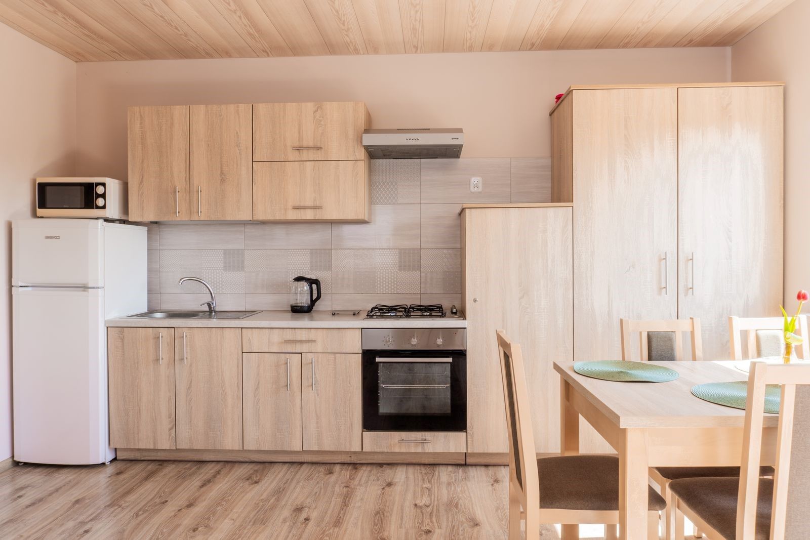 Domki CUBA ,Apartament,Ostrowo k/Karwia,wolnostojące,murowane