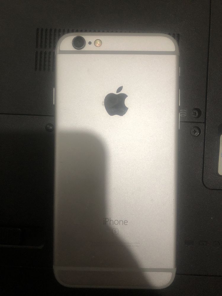 iPhone 6s prateado desbloqueado