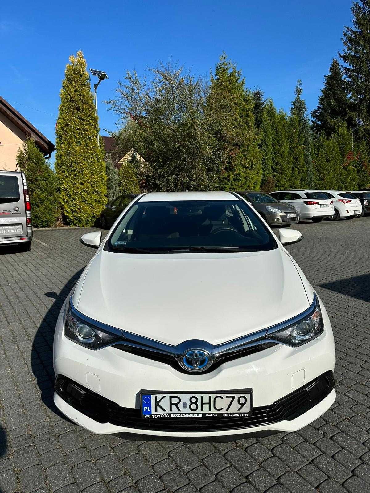 Wypożyczanie samochodu Wynajem auta Toyota Auris HYBRYDA AUTOMAT