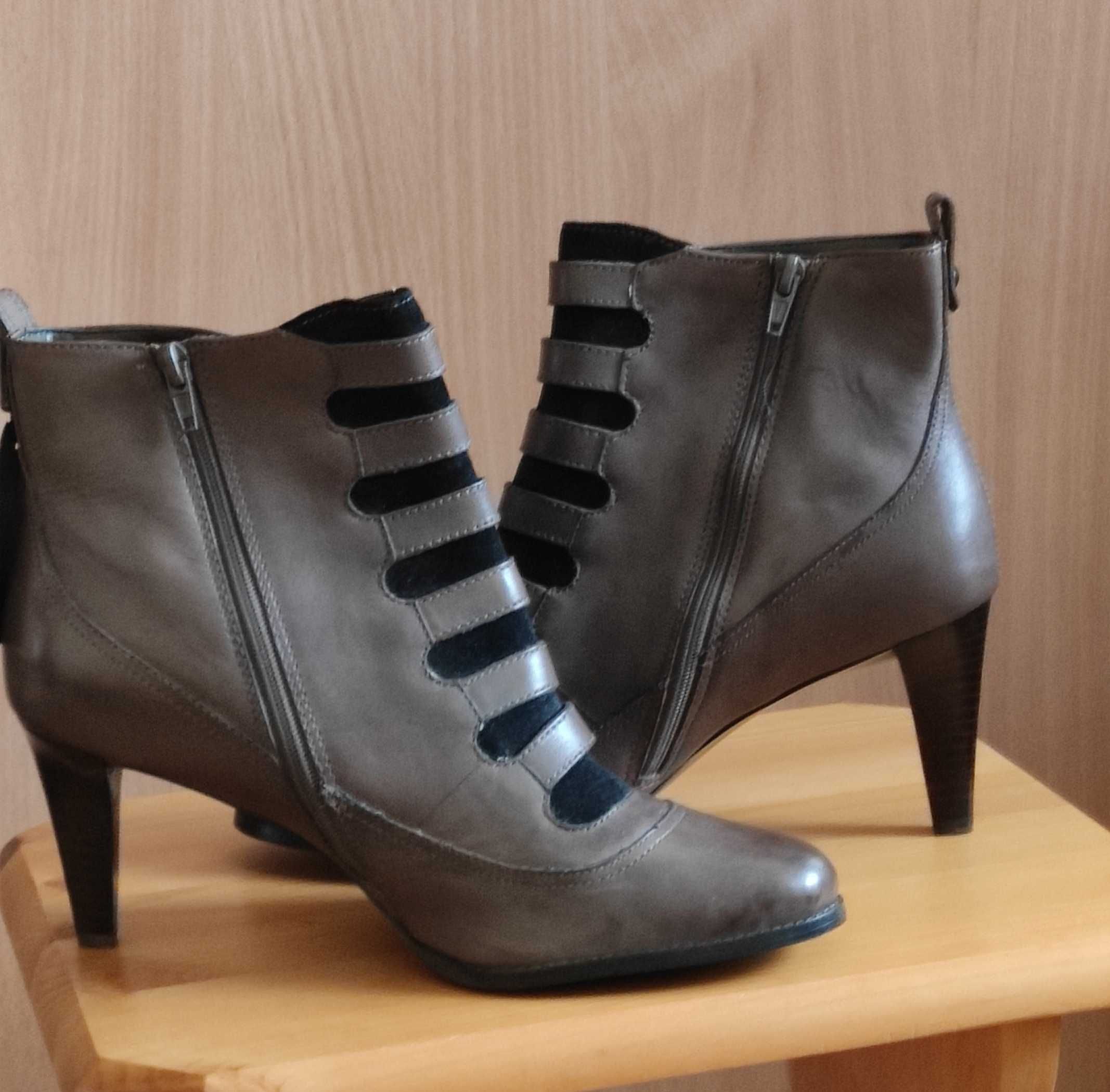 Nowe botki marki Autograph (Marks & Spencer), rozmiar 42 z metką.
