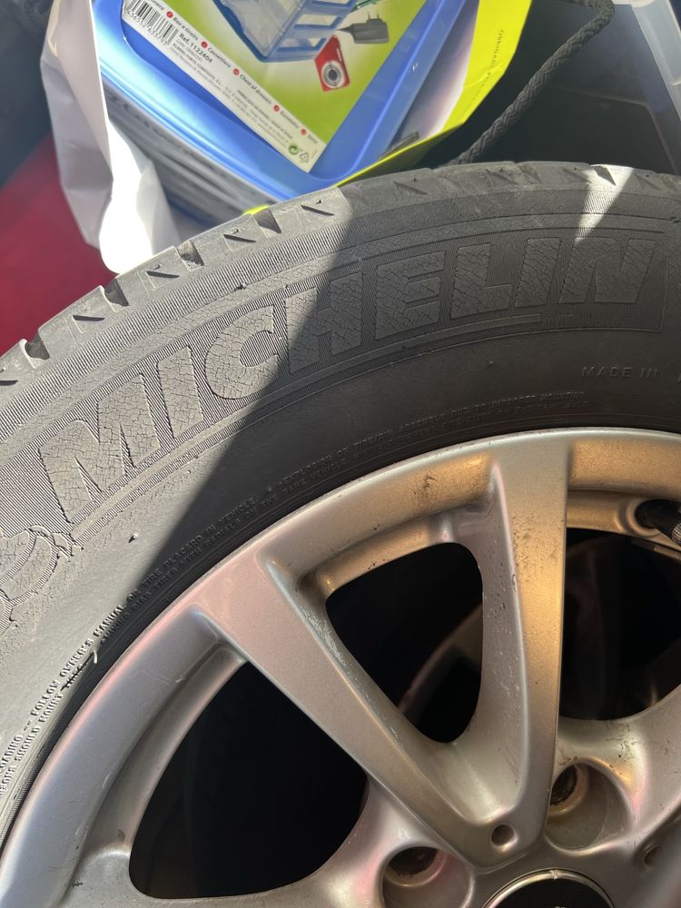 Pneus  205/60 R16 BMW