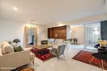 Apartamento T2 Renovado, Mobilado, Ar Condicionado e com Varanda no Ar