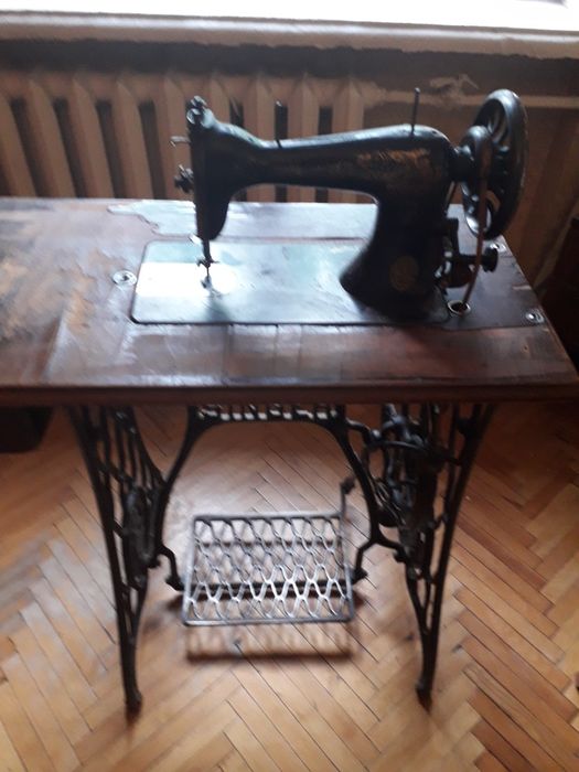 Продам ,Швейная машинка SINGER