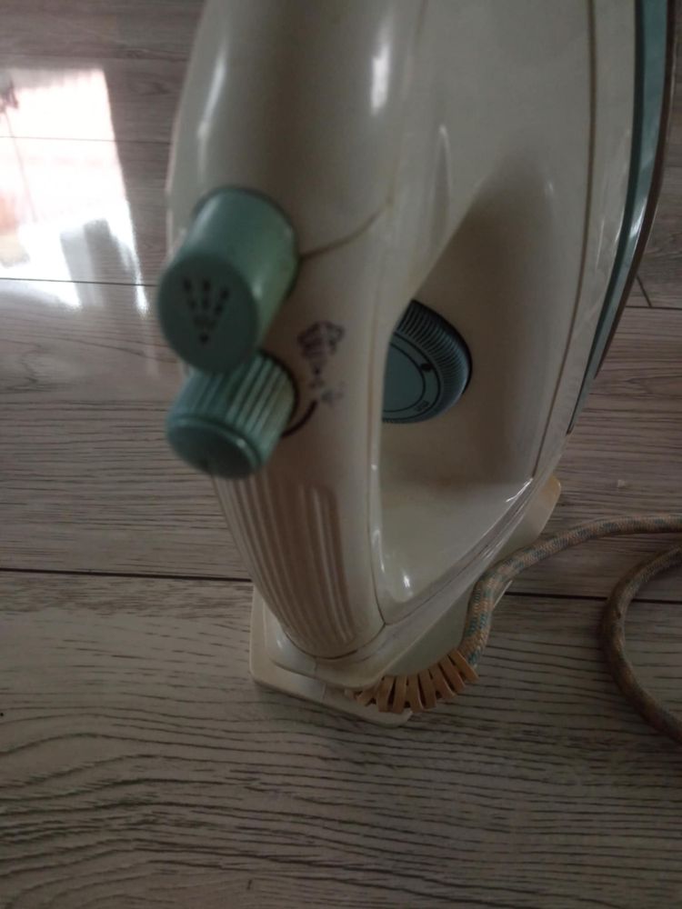 Żelazko Eldom 1200W