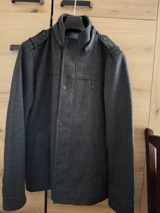 Szary płaszcz męski