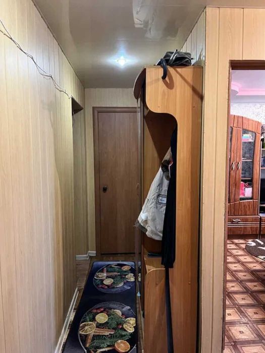 Продам затишну 2-кімнатну квартиру в тихому районі.