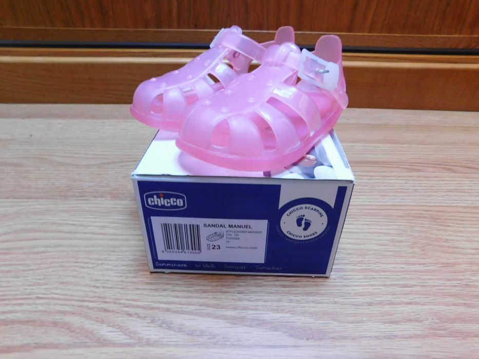 Sandália Manuel Chicco - Tamanho 23 e Disney Baby - T. 24