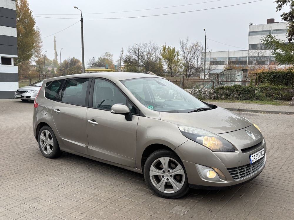 Продам Автомобіль Renault Megane Scenic 2011р