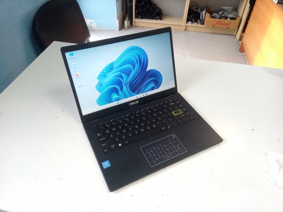 laptop 14" Asus E410M, 4GB, SSD 256GB, Win 11, rocznik 2022, gwarancja