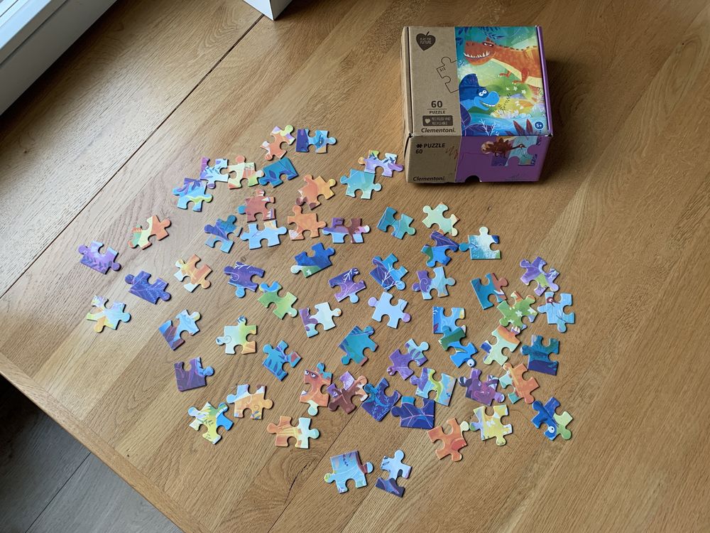 Puzzle 60 elementow Dinozaury Wesołe miasteczko Super wings Clementoni