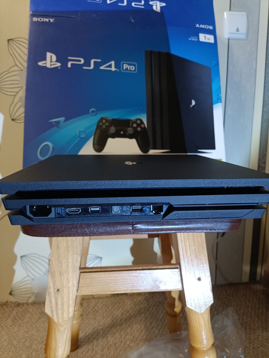 SONY PS 4 pro на 2 терабайти.