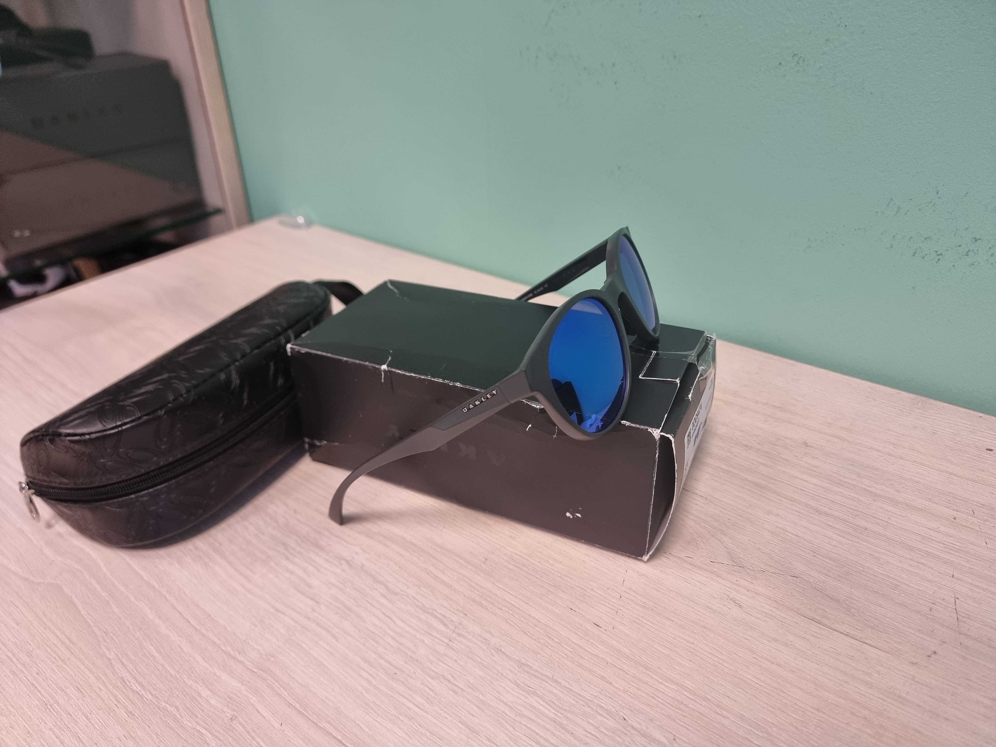 Окуляри жіночі Oakley Spindrift Matte Carbon Prizm Sapphire Polarized