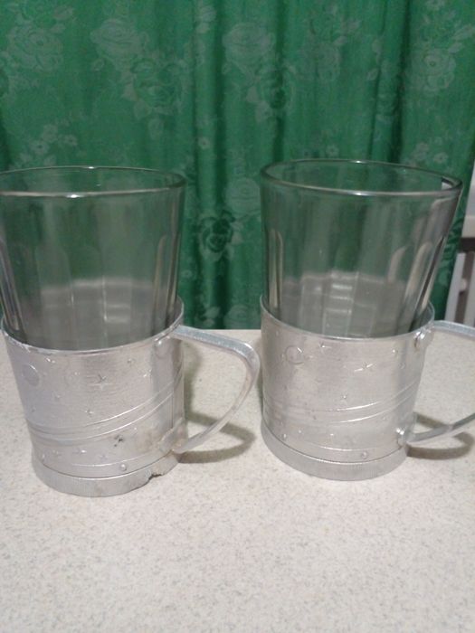 Стаканы в подстаканнике