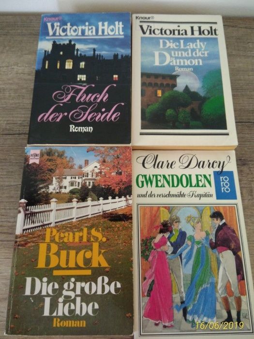 4 Livros de bolso em alemão / Taschenbucher