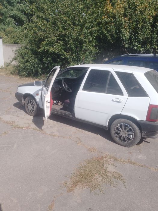Автомобиль фиат типо