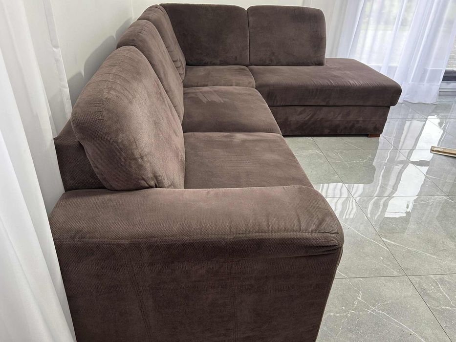 Duży narożnik z funkcja spania brązowy gratis stoik i szafka tv