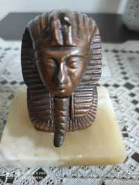 Figurka Faraona na marmurkowej płytce