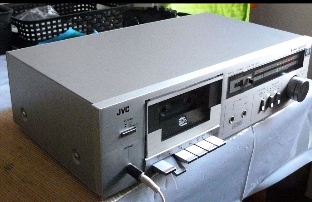 Продам касетну деку JVC KD-D2, made іn Japan