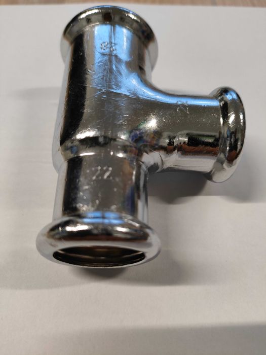 Sprzedam Trójnik 28x22x22