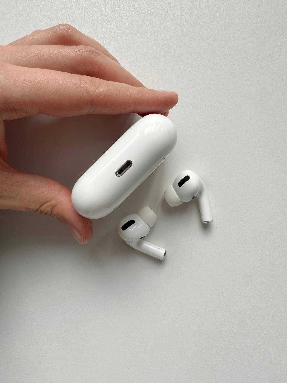 Навушники AirPods Pro 1 generation (тільки лівий навушник робочий)