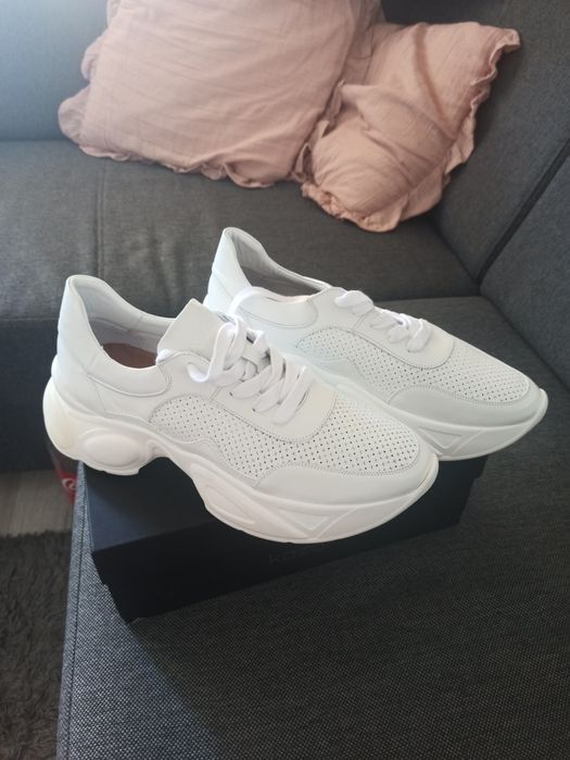 Nowe sneakersy kazar białe skóra 40