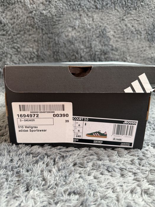 Жіночі кросівки Adidas 39 розмір