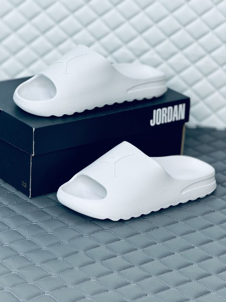 Шлёпанци мужские белые Nike Air Retro Jordan All White шлепки Джордан