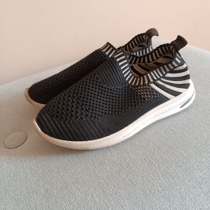 Перезувне взуття для школи