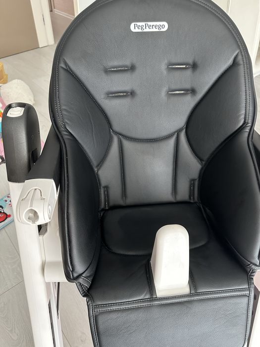 Дитячий стілець для годування Peg Perego