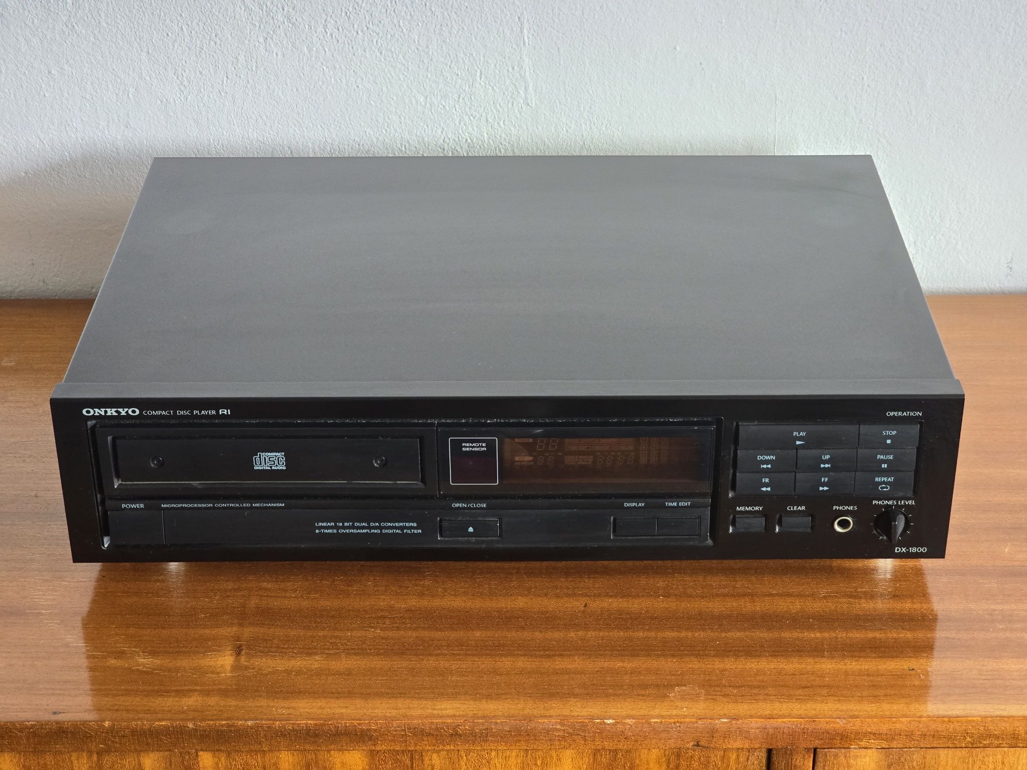 Onkyo DX 1800 odtwarzacz  płyt  CD  cdr ładny stan solidny