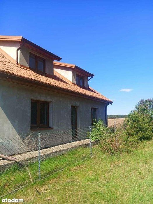 Sprzedam posiadłość z prywatnym lasem